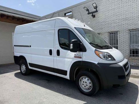 Used 2021 RAM ProMaster 2500 w/ Convenience Group image 5