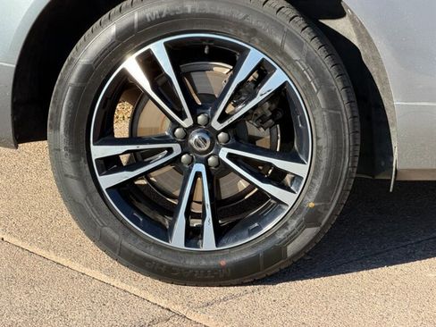 Used 2020 Volvo XC60 T6 Momentum image 37