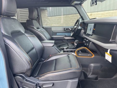Used 2023 Ford Bronco Badlands image 11