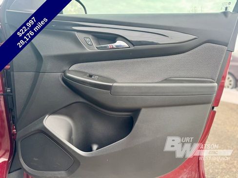 Used 2024 Chevrolet TrailBlazer LT w/ LT Cold Weather Package image 11