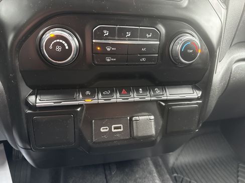 Used 2021 Chevrolet Silverado 1500 Custom Trail Boss w/ Realtree Special Edition image 28