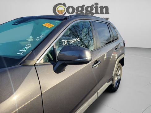 Certified 2022 Toyota RAV4 XLE w/ Convenience Package image 21