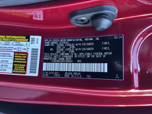 Used 2024 Toyota Sienna Platinum image 35