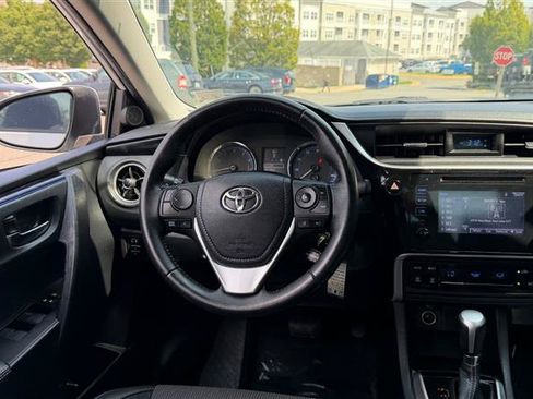 Used 2019 Toyota Corolla SE FWD image 22