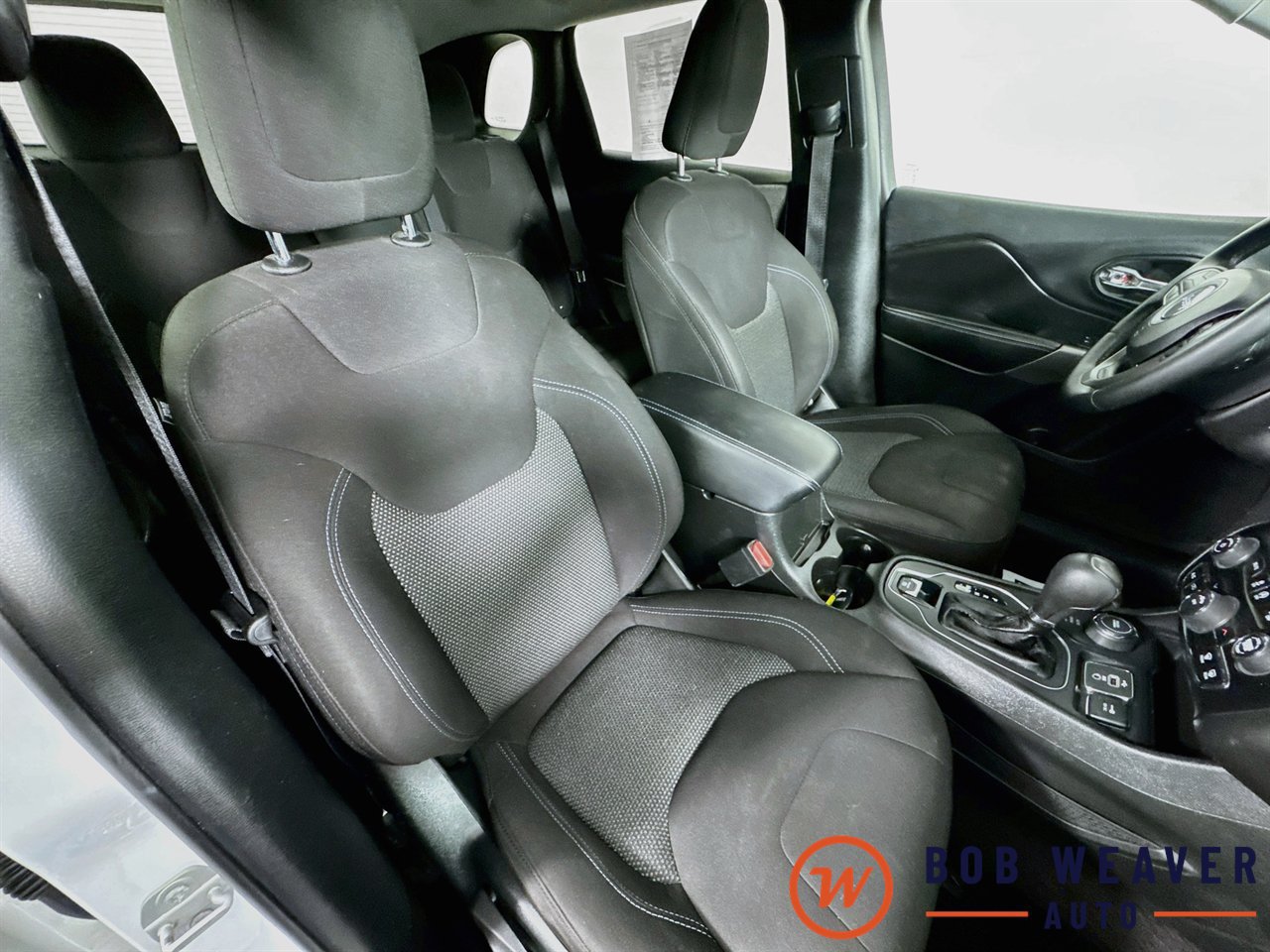 Used 2019 Jeep Cherokee Latitude w/ Cold Weather Group AWD/4WD image 35