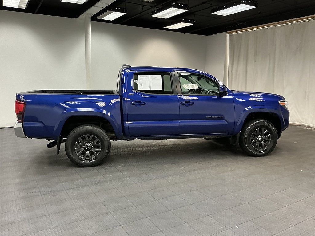 Used 2022 Toyota Tacoma SR5 w/ Black Out Package (TMS) AWD/4WD image 6