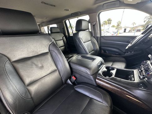 Used 2020 Chevrolet Suburban LT image 23