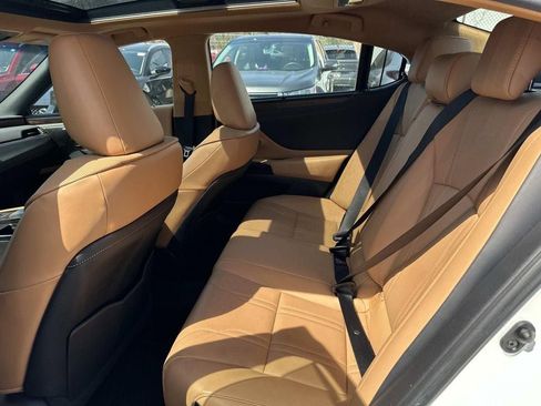Used 2022 Lexus ES 350 Ultra Luxury w/ Accessory Package 2 FWD image 32