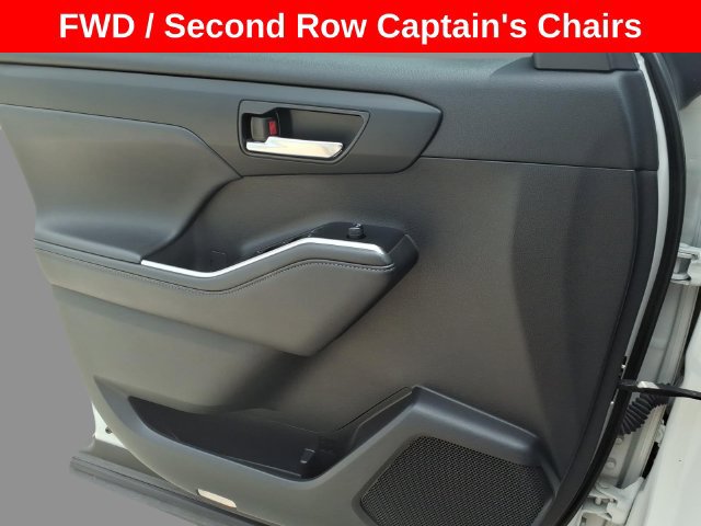Used 2022 Toyota Highlander XLE FWD image 21