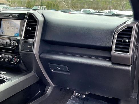 Used 2016 Ford F150 XLT w/ Equipment Group 302A Luxury image 13