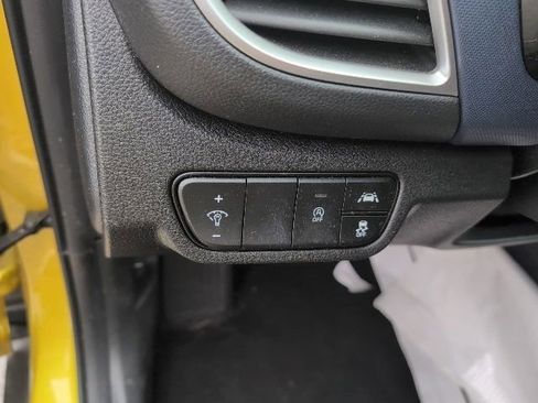 Used 2023 Kia Seltos S w/ Navigation Package AWD/4WD image 19