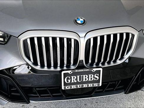 Used 2025 BMW X5 xDrive40i w/ M Sport Package AWD/4WD image 36