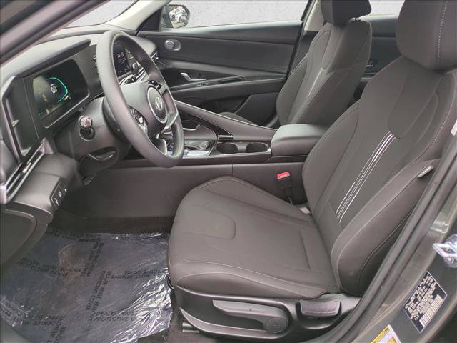 Used 2025 Hyundai Elantra Hybrid FWD image 15