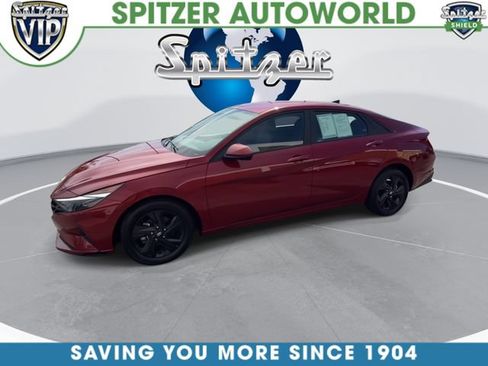 Used 2023 Hyundai Elantra SEL w/ Preferred Accessory Package FWD image 4