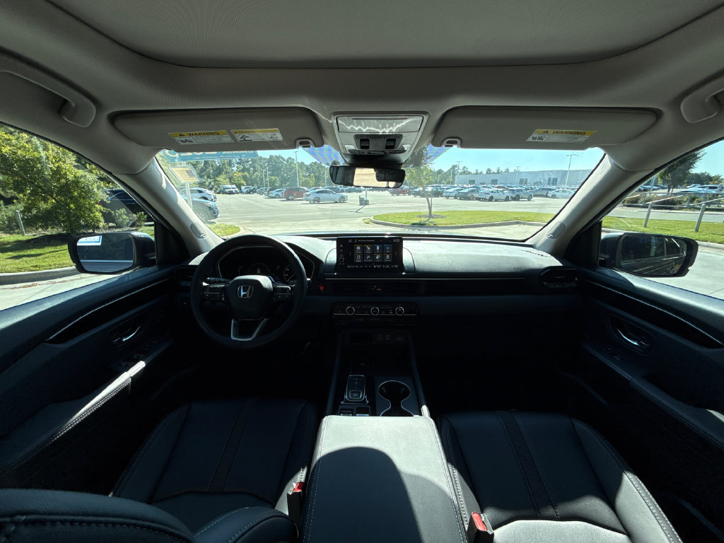 Certified 2025 Honda Pilot Touring image 17