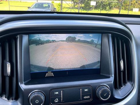 Used 2022 Chevrolet Colorado LT RWD image 23