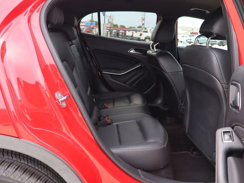 Used 2020 Mercedes-Benz GLA 250 image 11