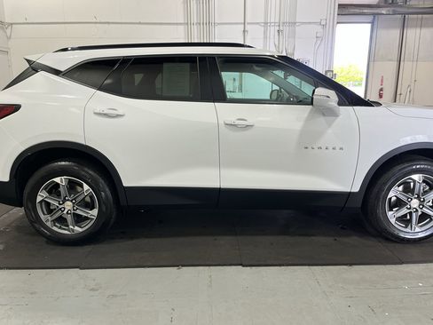 Used 2024 Chevrolet Blazer LT AWD/4WD image 10