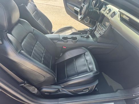 Used 2022 Ford Mustang Premium image 11