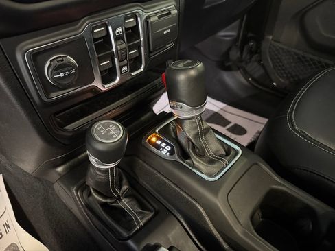 Used 2023 Jeep Wrangler Unlimited Sahara AWD/4WD image 21