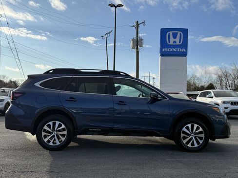 Used 2020 Subaru Outback Premium image 4