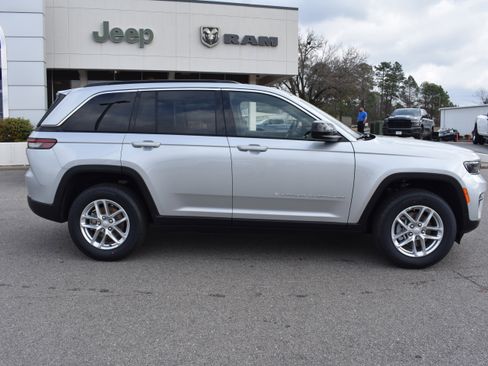 New 2026 Jeep Grand Cherokee Laredo X RWD image 10
