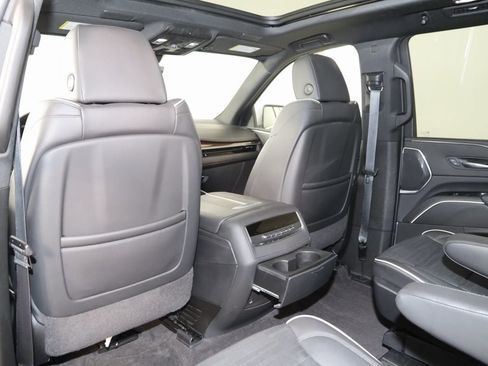 Used 2022 Cadillac Escalade ESV Premium Luxury image 60