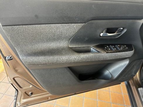 Used 2025 Nissan Kicks SV w/ Illumination Package FWD image 17