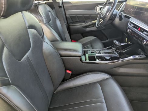 Certified 2024 Kia Sorento SX AWD/4WD image 12