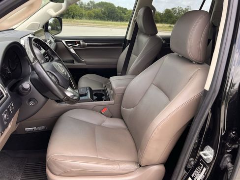 Used 2023 Lexus GX 460 Luxury w/ Sport Design Package AWD/4WD image 22
