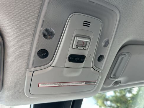 Used 2021 Toyota Prius Prime LE image 31