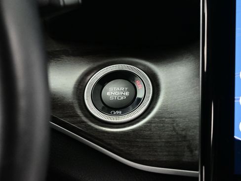 Used 2022 Jeep Grand Cherokee Limited image 22