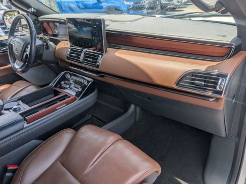 Used 2023 Lincoln Navigator Reserve AWD/4WD image 21