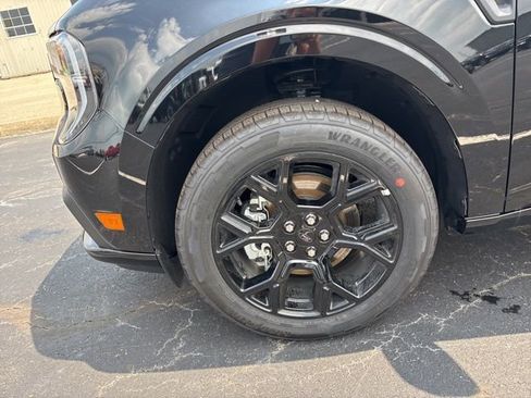 New 2025 Ford Maverick Lobo image 9