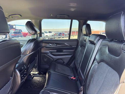 Used 2024 Jeep Grand Cherokee Altitude AWD/4WD image 31