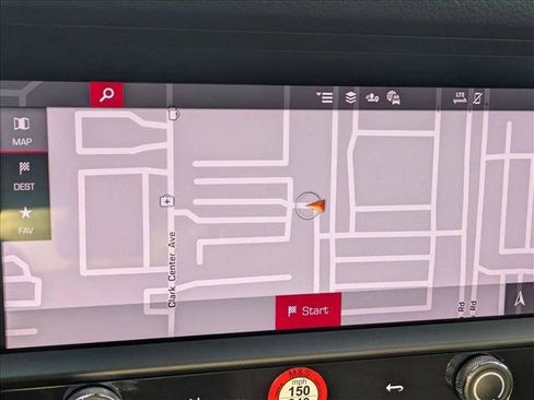 Used 2025 Porsche Macan image 13