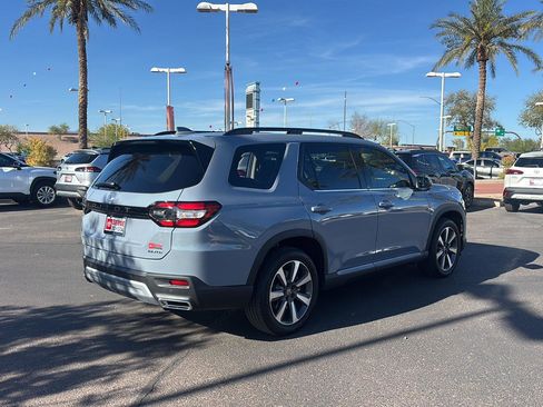 Used 2025 Honda Pilot Elite image 7