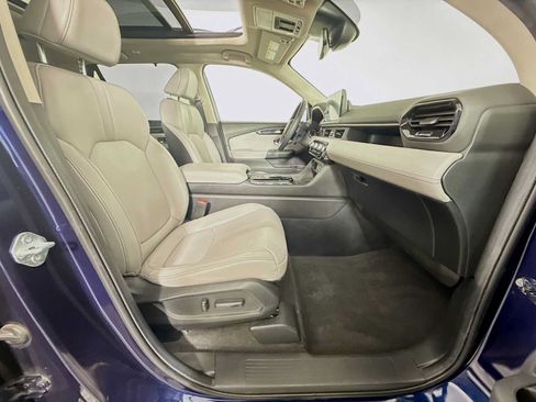 Certified 2024 Honda Pilot Touring image 29