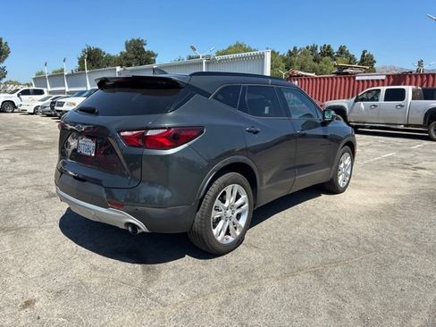Used 2020 Chevrolet Blazer LT w/ Sound & Technology Package FWD image 3