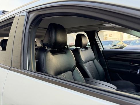 Used 2025 MAZDA CX-50 AWD 2.5 S w/ Premium Plus Pkg image 8