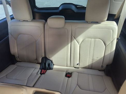 Used 2022 Ford Expedition Max Limited AWD/4WD image 33