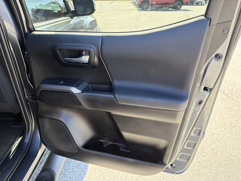 Used 2023 Toyota Tacoma TRD Sport image 18