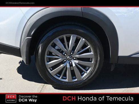 Used 2024 Nissan Pathfinder SL w/ SL Premium Package FWD image 25