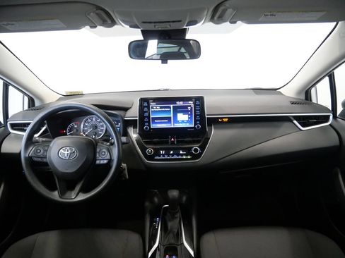 Used 2021 Toyota Corolla LE FWD image 17