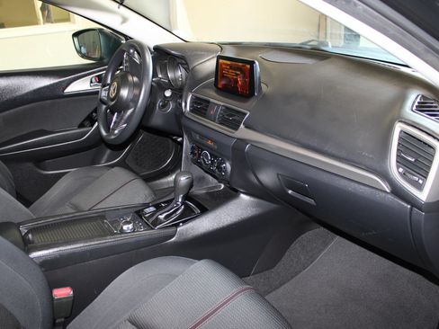 Used 2018 MAZDA MAZDA3 Sport w/ Preferred Equipment Package FWD image 28