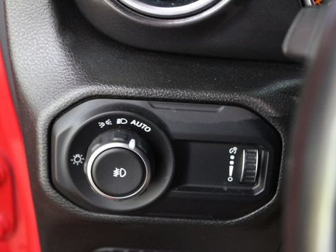 Used 2023 Jeep Wrangler Unlimited Sahara AWD/4WD image 15