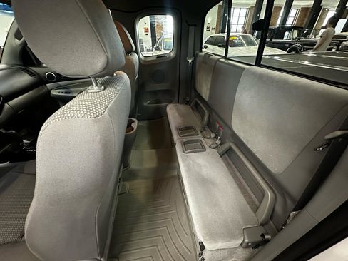 Used 2006 Toyota Tacoma 2WD Access Cab image 12
