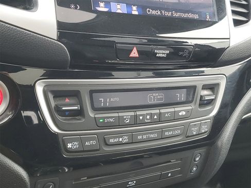 Used 2018 Honda Pilot Elite image 28