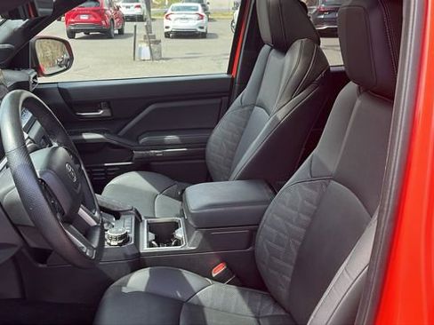 Used 2024 Toyota Tacoma TRD Sport image 11