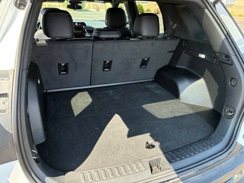 Used 2025 GMC Terrain Elevation w/ Elevation Premium Package AWD/4WD image 19